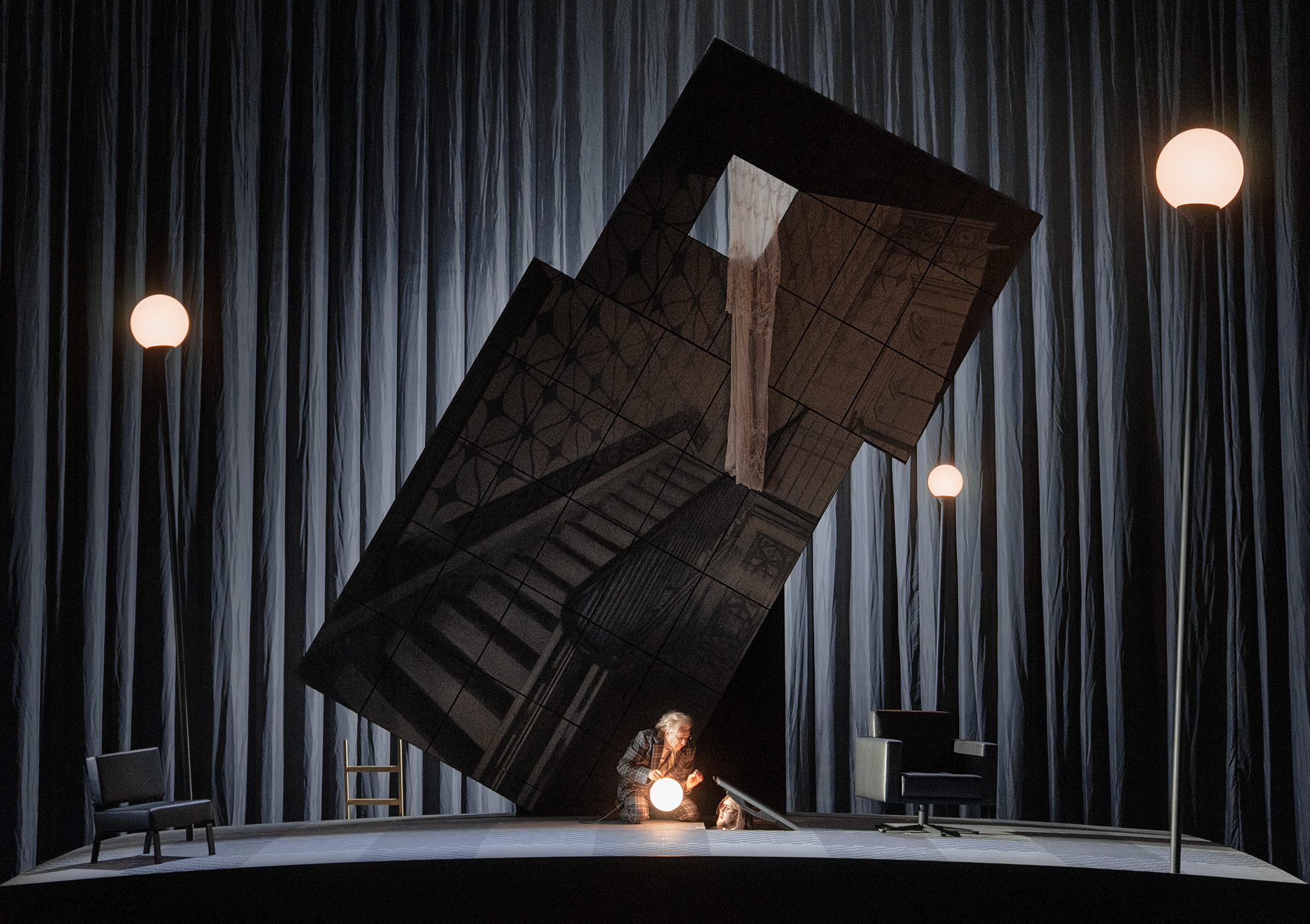 Klaus Grünberg, set and light design for Il barbiere di Siviglia (Gioachino Rossini), Hamburgische Staatsoper, 2026