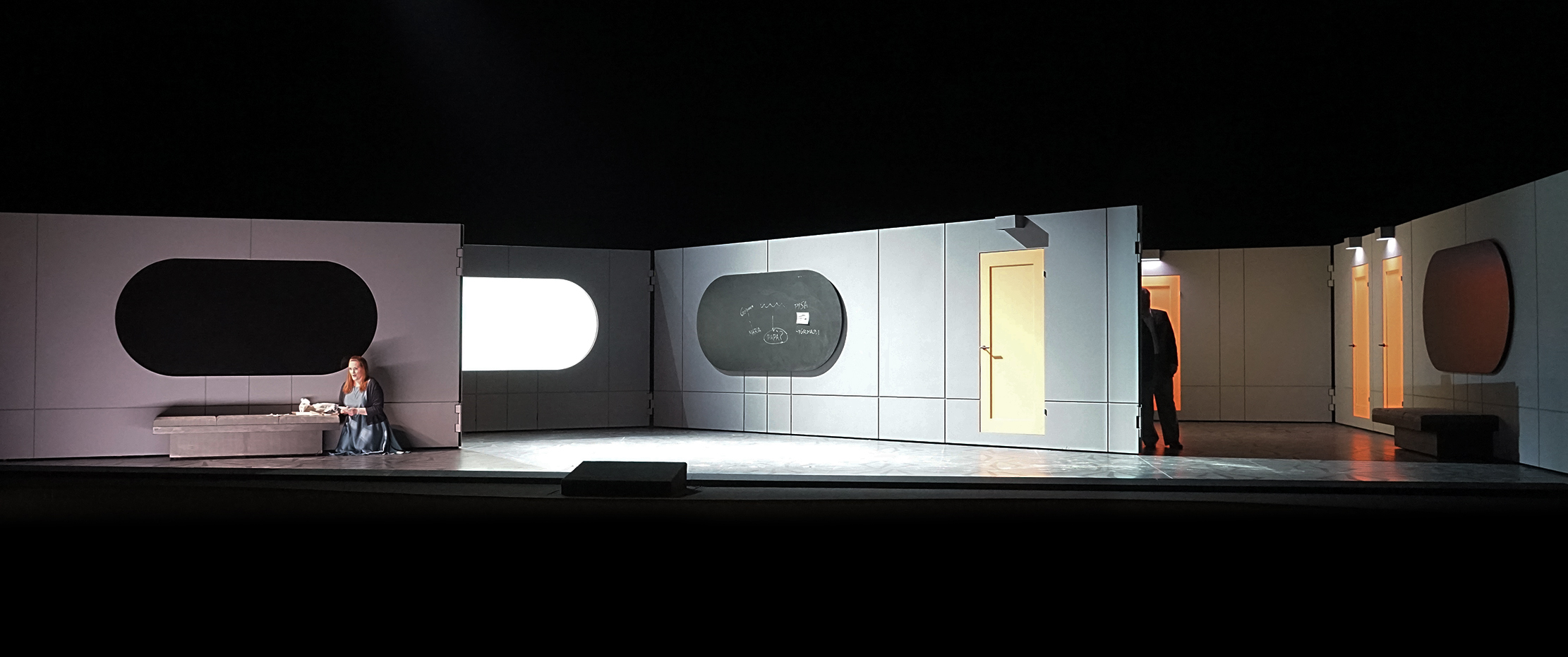 Klaus Grünberg set design, lighting: Simon Boccanegra (Giuseppe Verdi), Aalto Theater, Essen, 2023