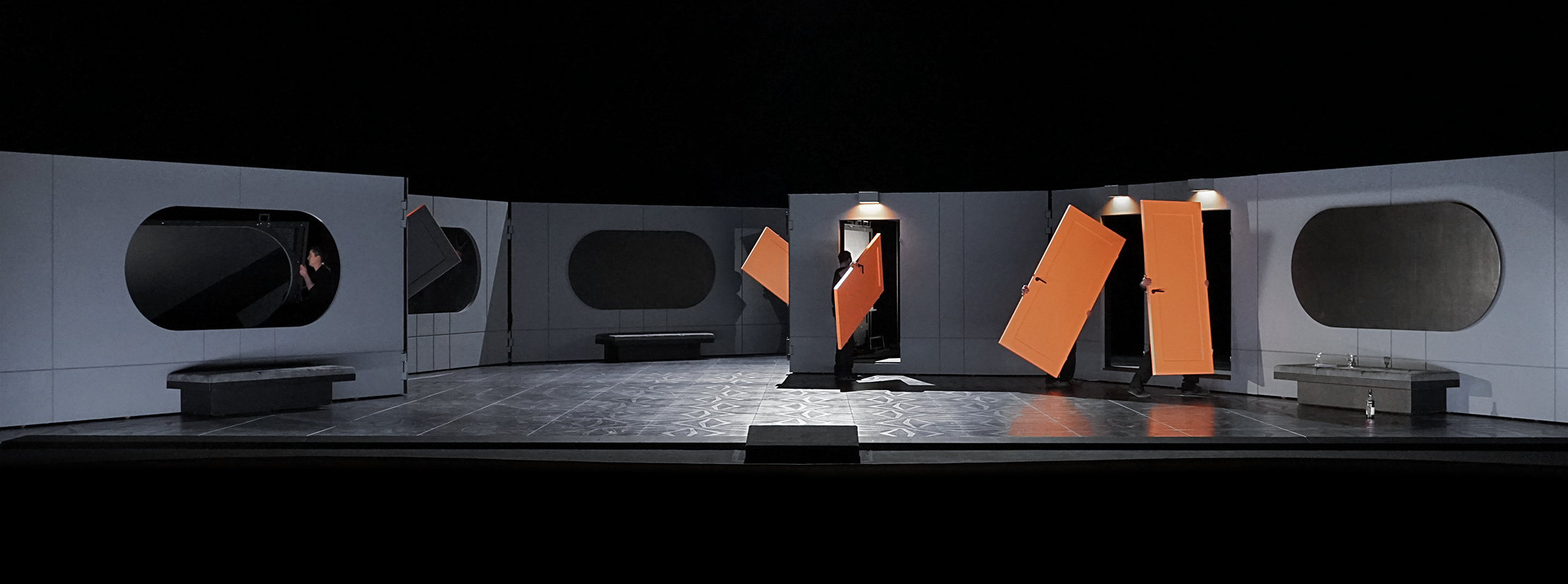Klaus Grünberg set design, lighting: Simon Boccanegra (Giuseppe Verdi), Aalto Theater, Essen, 2023