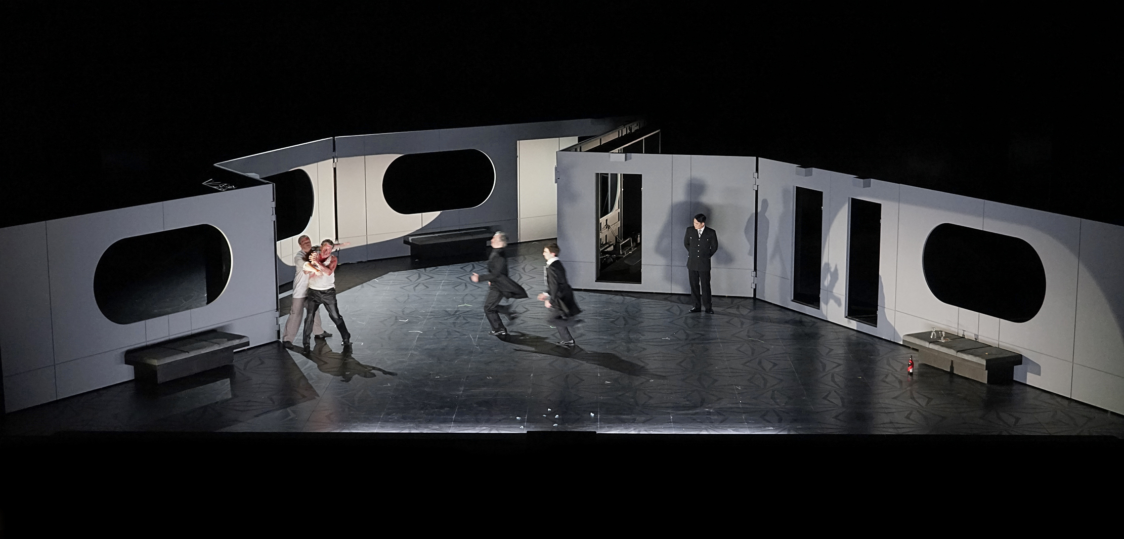 Klaus Grünberg set design, lighting: Simon Boccanegra (Giuseppe Verdi), Aalto Theater, Essen, 2023