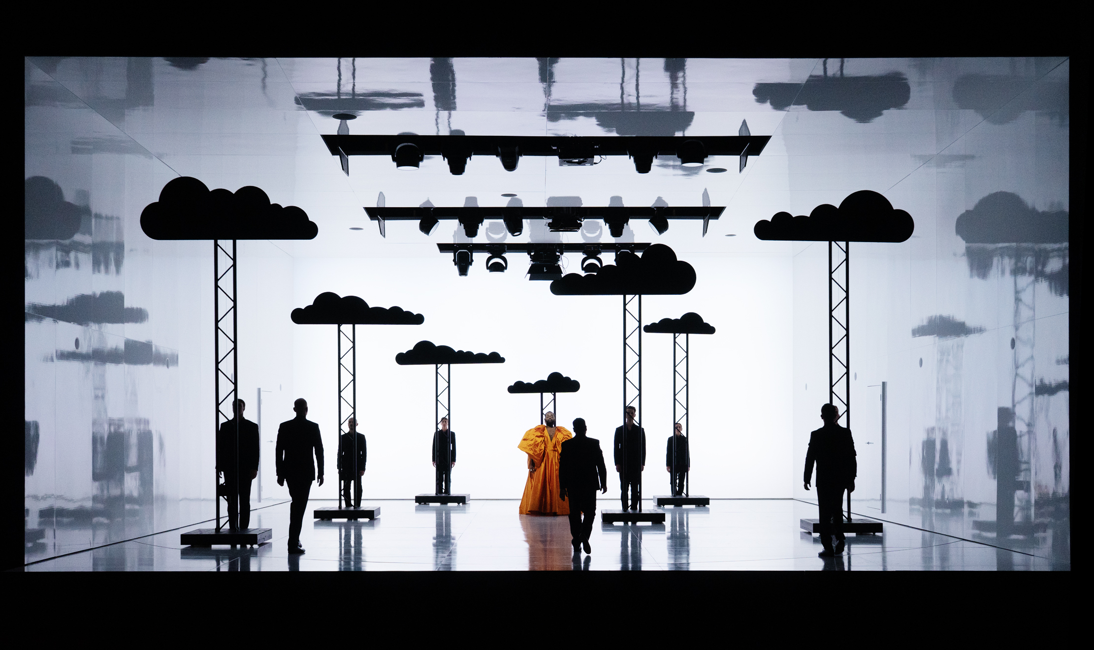 Klaus Grünberg: Echnaton (Akhnaten) (Philip Glass), Regie: Barrie Kosky, Bühnenbild und Licht: Klaus Grünberg, Kostüme: Klaus Bruns, Komische Oper Berlin, 2025