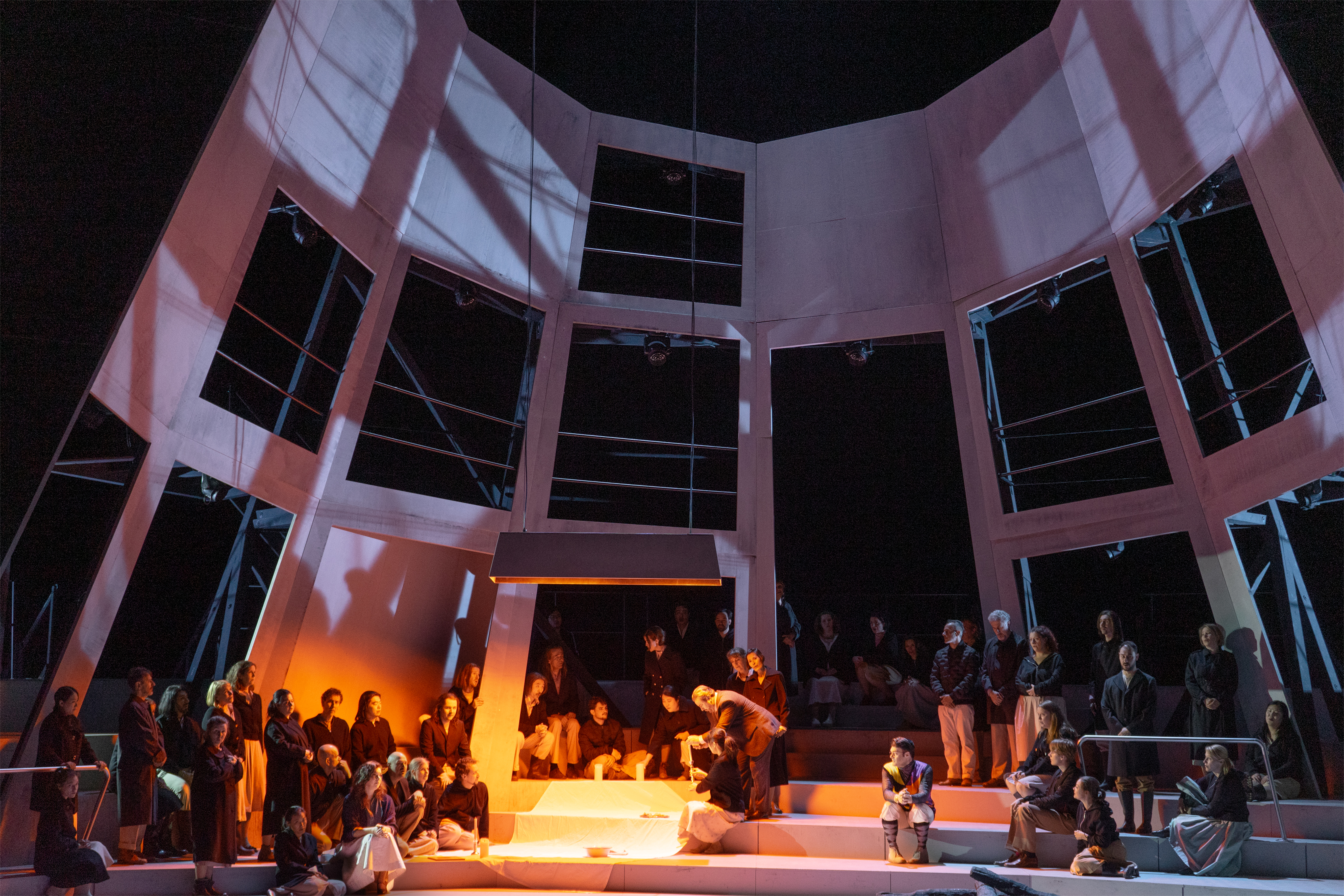 Klaus Grünberg, set and light design for La Juive (Halévy), Oper Frankfurt, 2024