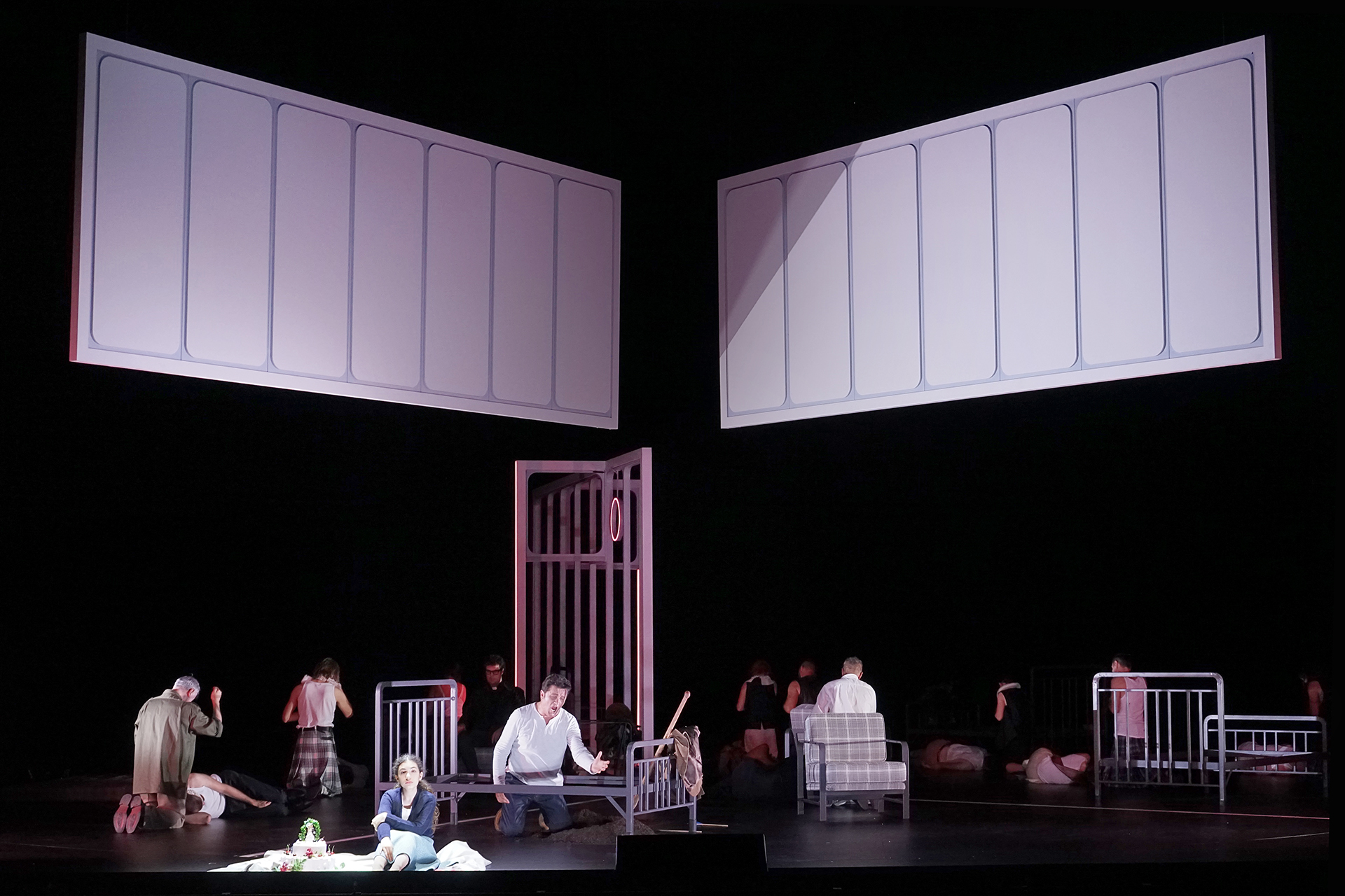 Lucia di Lammermoor (Gaetano Donizetti), set and light design: Klaus Grünberg, Opernhaus Zürich, 2017