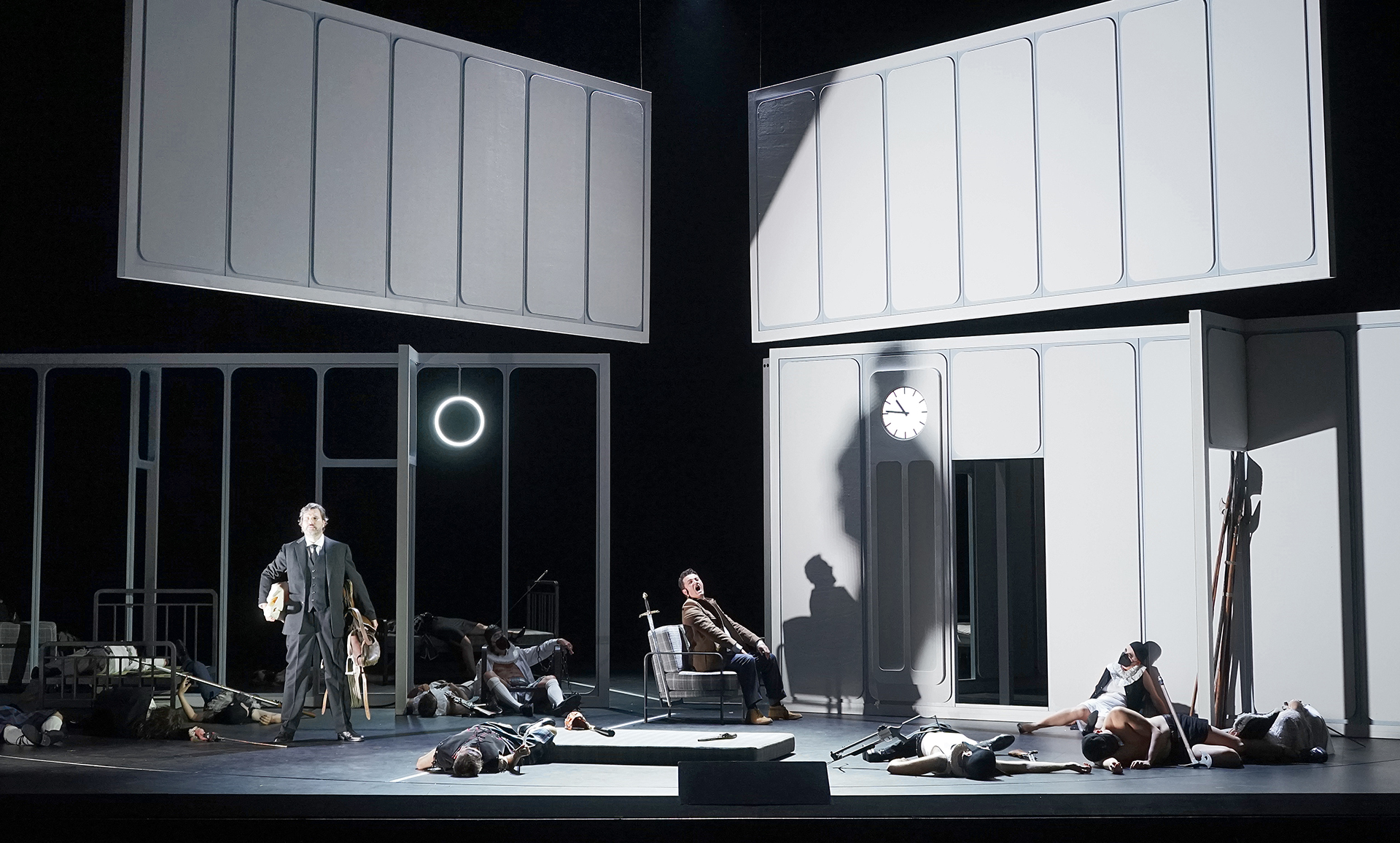 Lucia di Lammermoor (Gaetano Donizetti), set and light design: Klaus Grünberg, Opernhaus Zürich, 2017