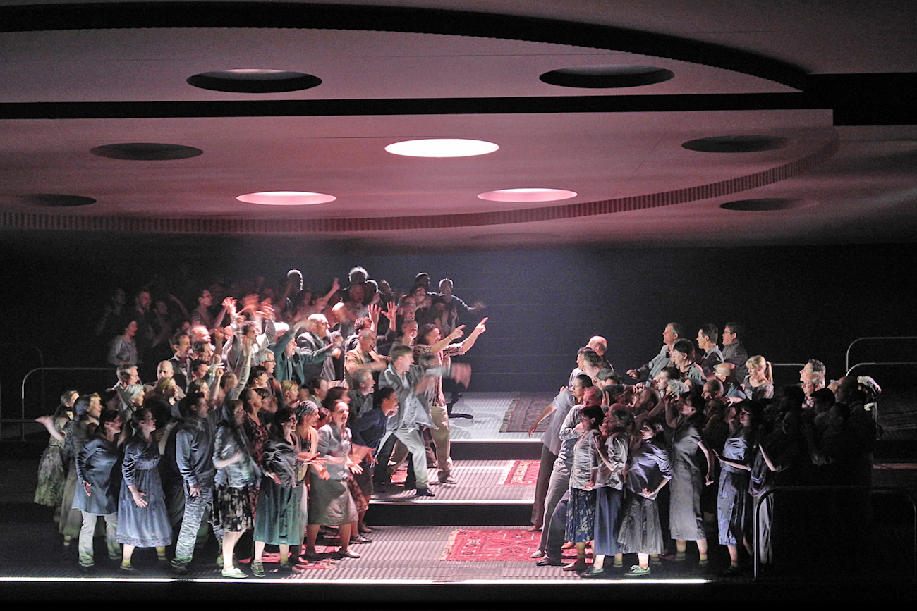 Moses und Aron (A. Schönberg), Regie: Barrie Kosky, Bühnenbild, Licht: Klaus Grünberg, Kostüme: Klaus Bruns, Komische Oper Berlin, 2015