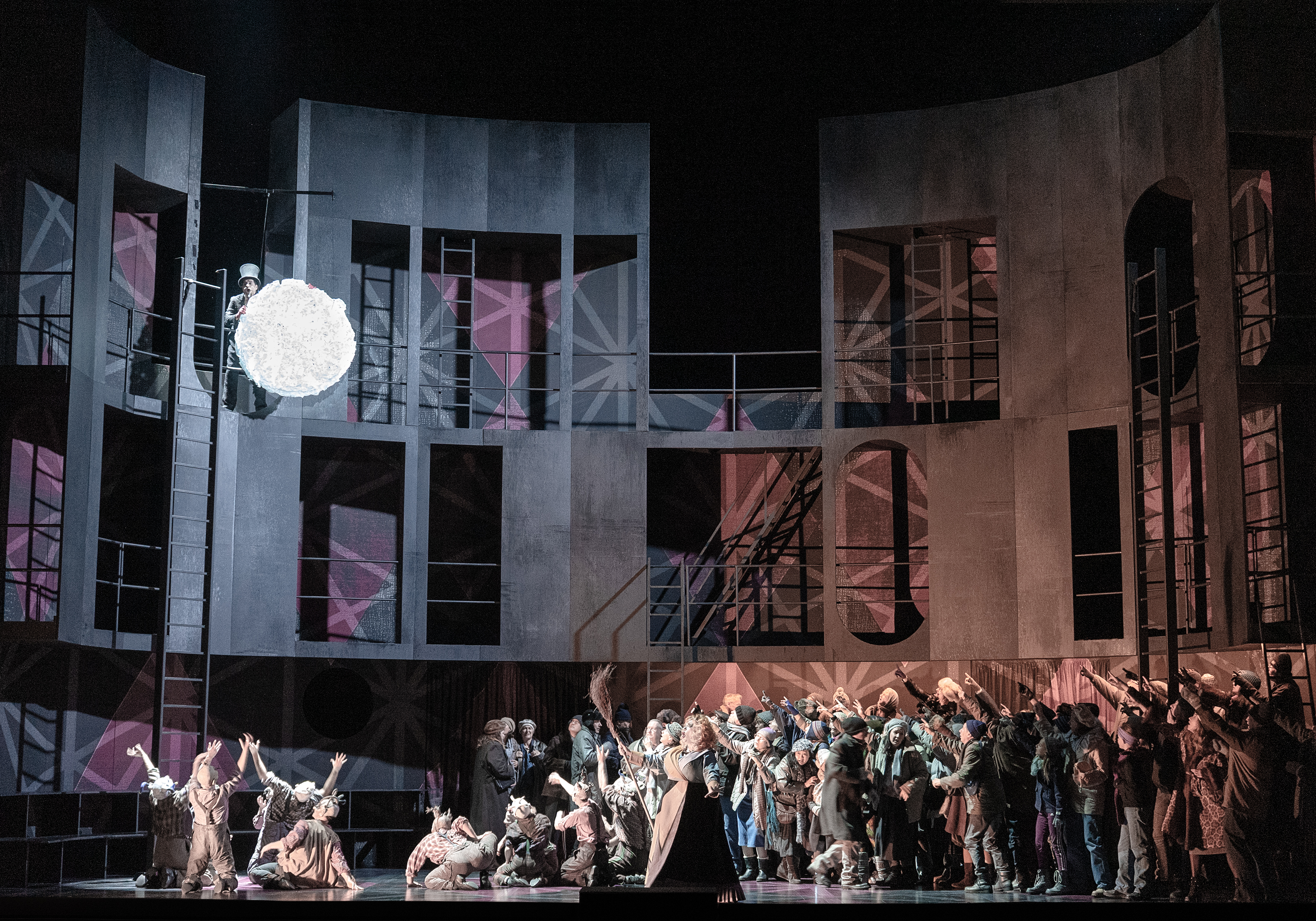 Klaus Grünberg, set and light design for Die Nacht vor Weihnachten (Rimski-Korsakow), Bayerische Staatsoper, 2025