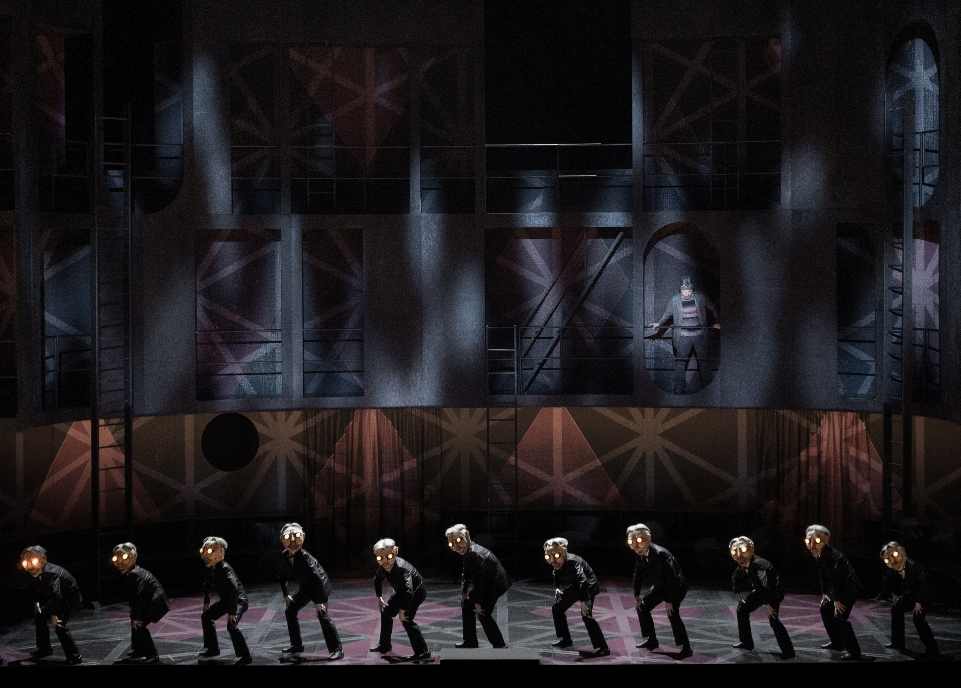 Klaus Grünberg, set and light design for Die Nacht vor Weihnachten (Rimski-Korsakow), Bayerische Staatsoper, 2025