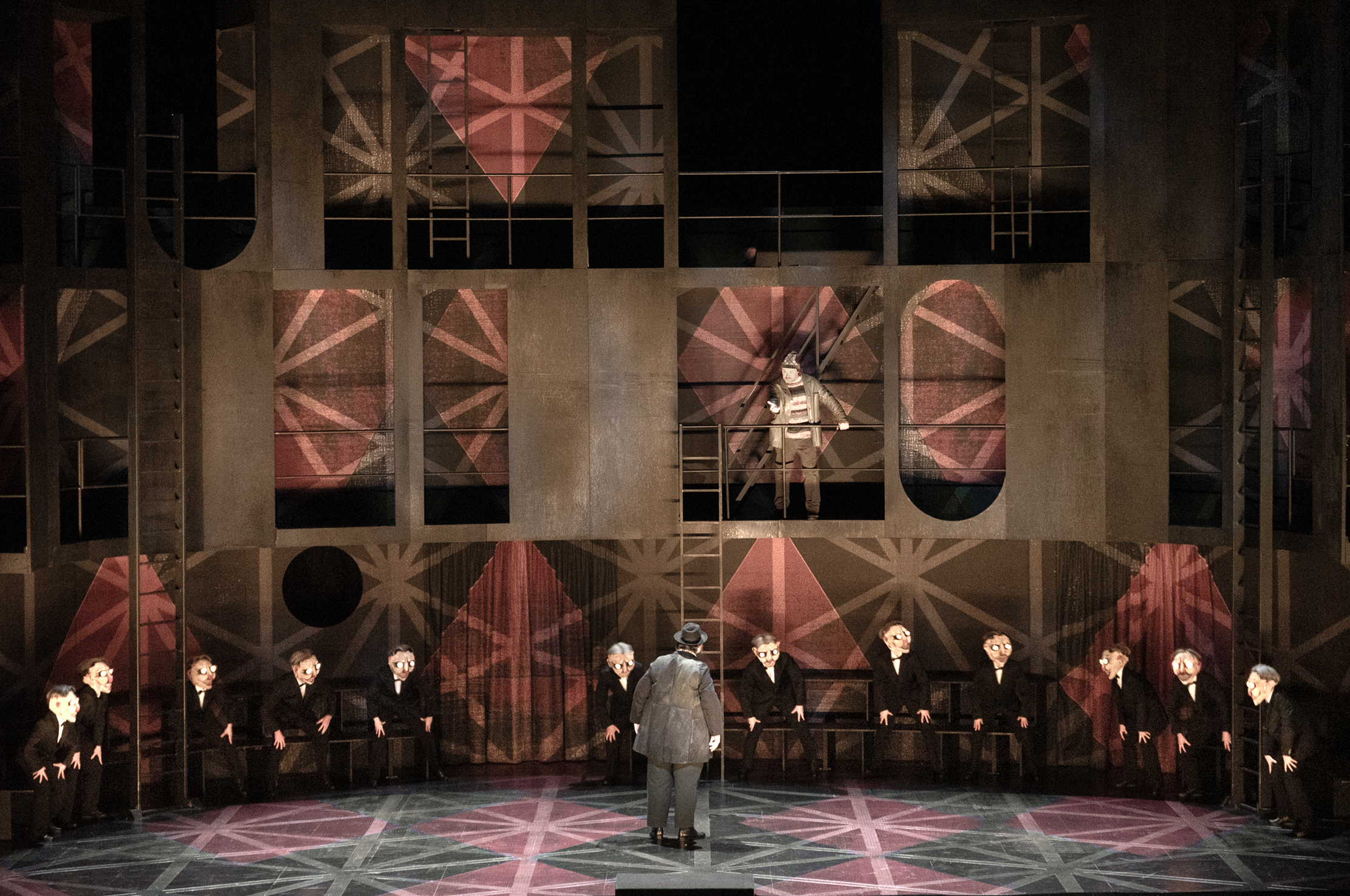 Klaus Grünberg, set and light design for Die Nacht vor Weihnachten (Rimski-Korsakow), Bayerische Staatsoper, 2025