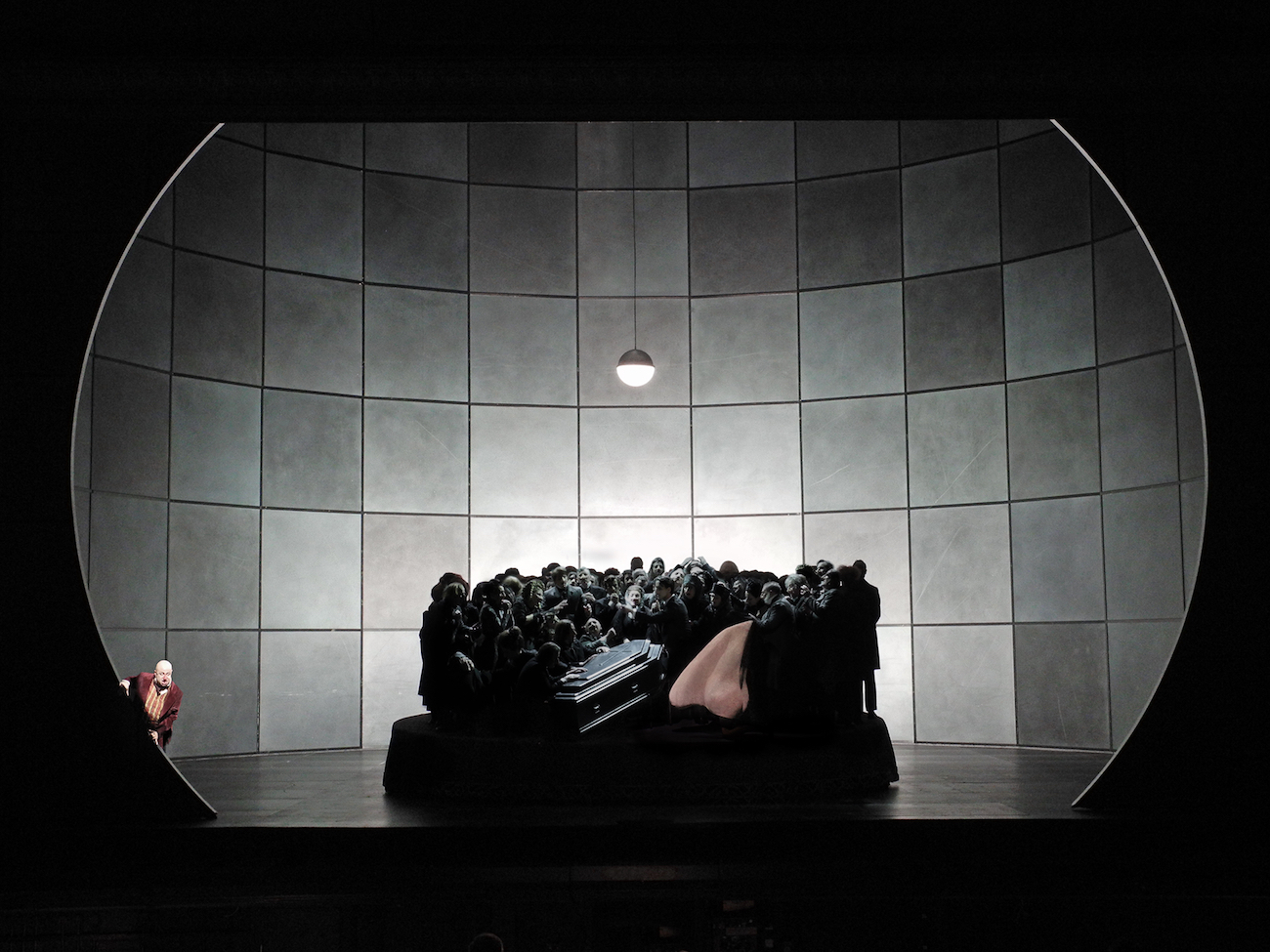 set and light design by Klaus Grünberg for THE NOSE (Dimitrij Schostakovitch), Royal Opera House London, 2016