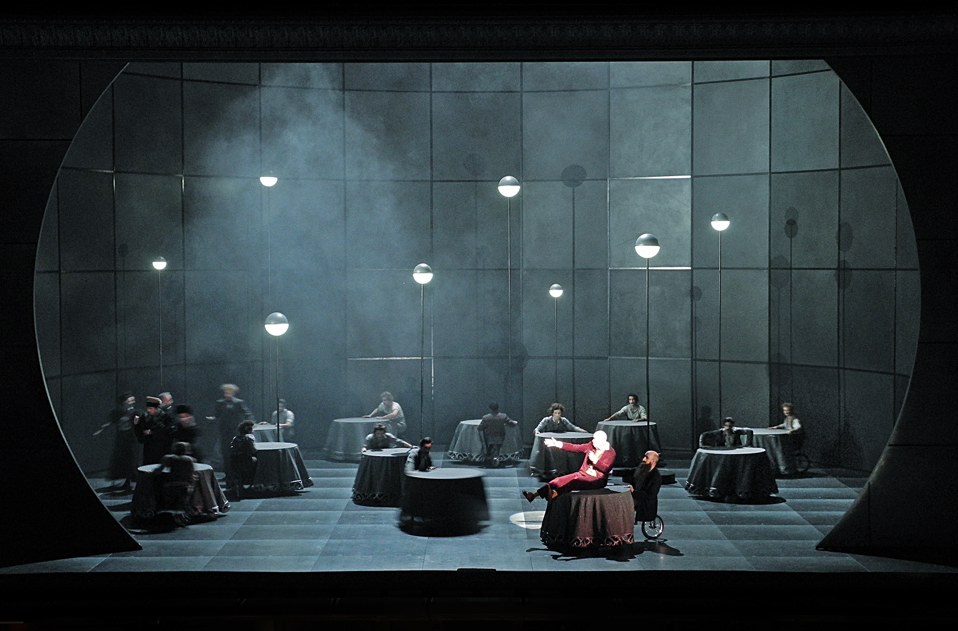 set and light design by Klaus Grünberg for THE NOSE (Dimitrij Schostakovitch), Royal Opera House London, 2016