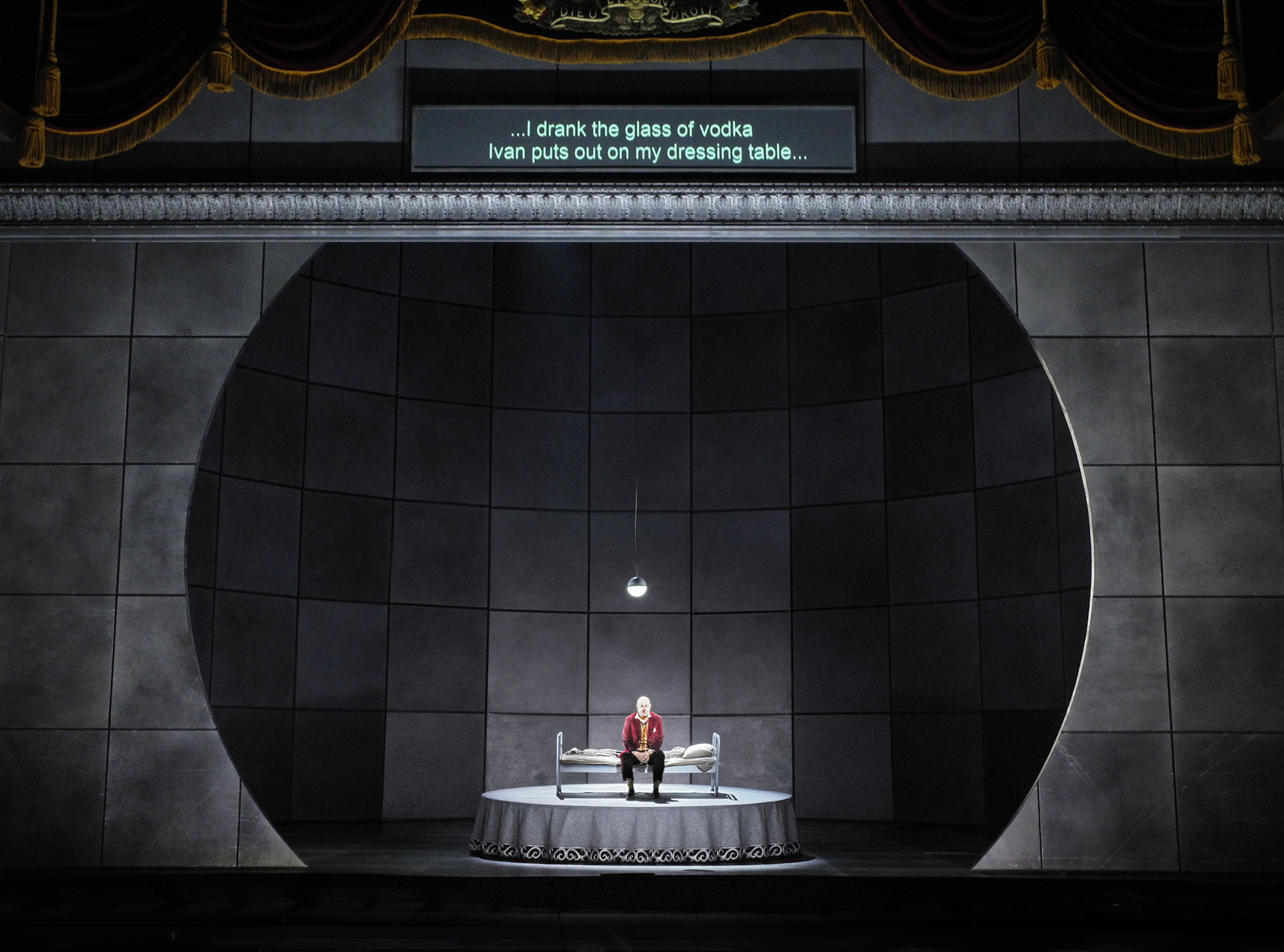 set and light design by Klaus Grünberg for THE NOSE (Dimitrij Schostakovitch), Royal Opera House London, 2016