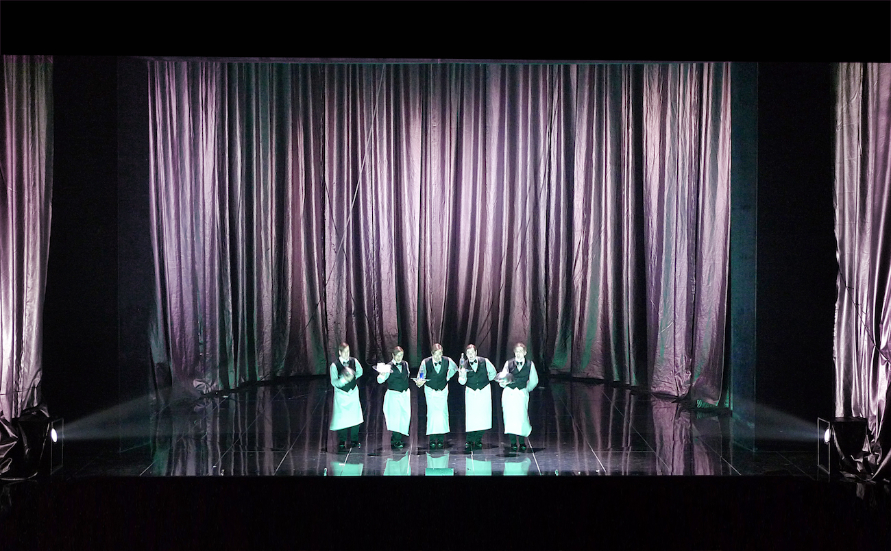 Ball im Savoy (Paul Abraham), Regie: Barrie Kosky, Bühnenbild, Licht, Video: Klaus Grünberg, Kostüme: Esther Bialas, Choreografie: Otto Pichler, Komische Oper Berlin, 2013