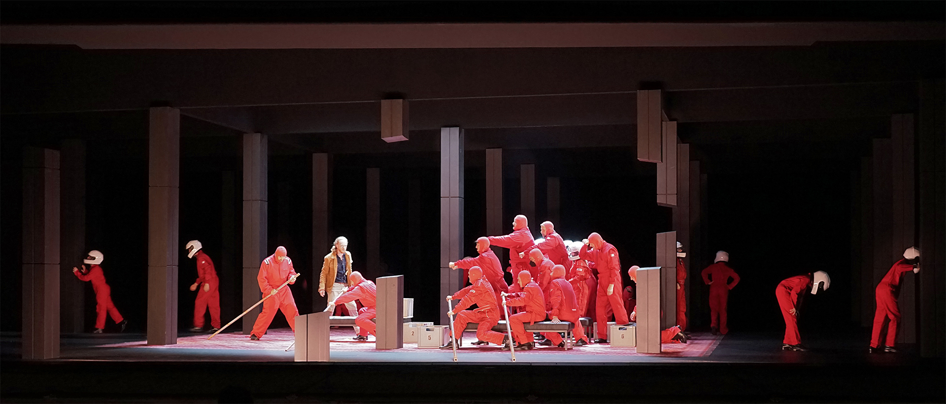 Klaus Grünberg, set and light design for Ulisse (Dallapiccola), Oper Frankfurt, 2022