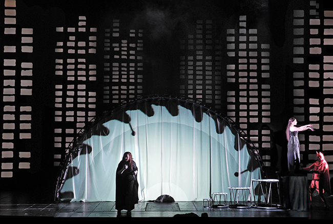 Klaus Grünberg, set and light design, Die Zauberin, Vlaamse Opera, 2011