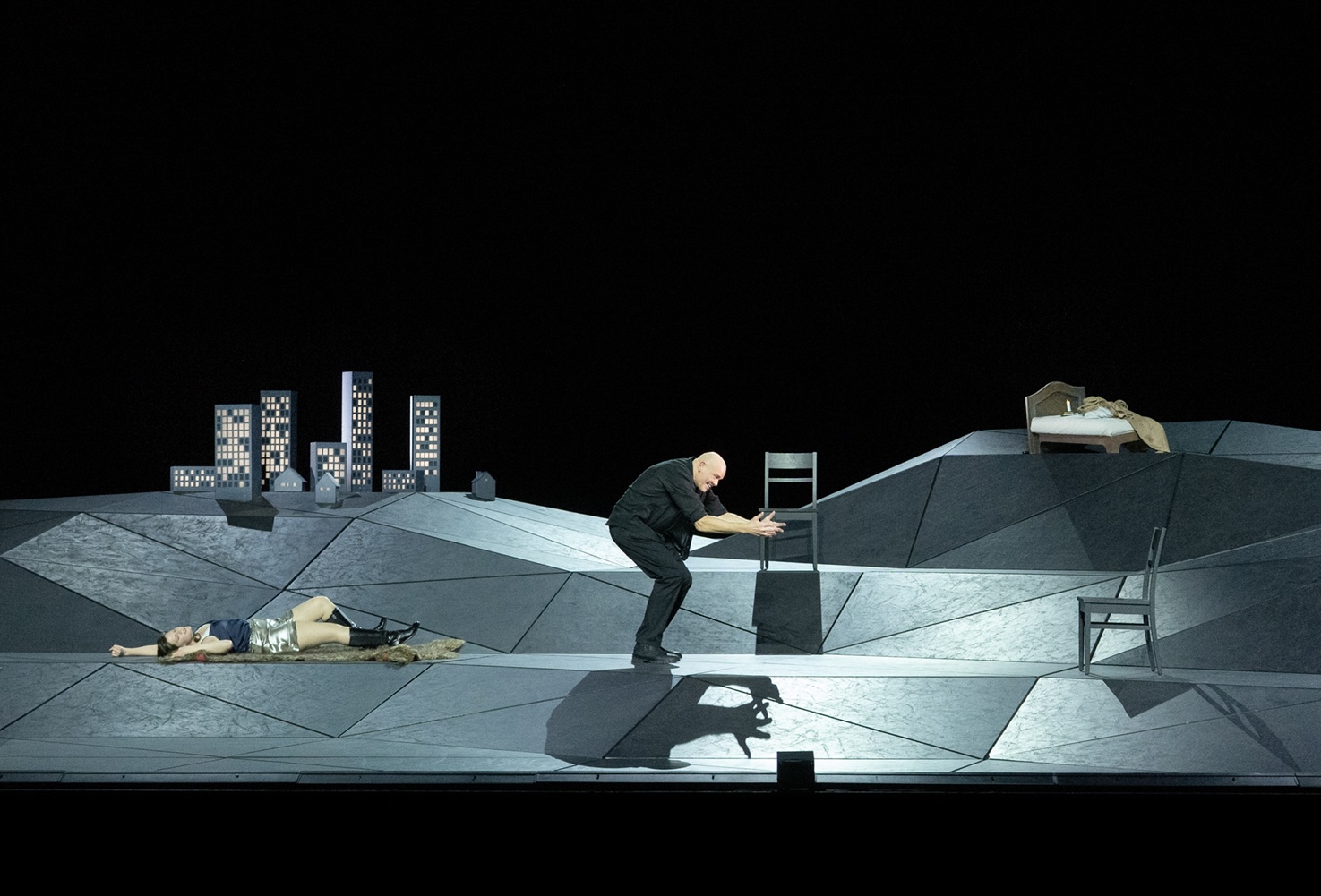 Klaus Grünberg, set and light design for Written on Skin (George Benjamin / Martin Crimp), Oper Frankfurt, 2026