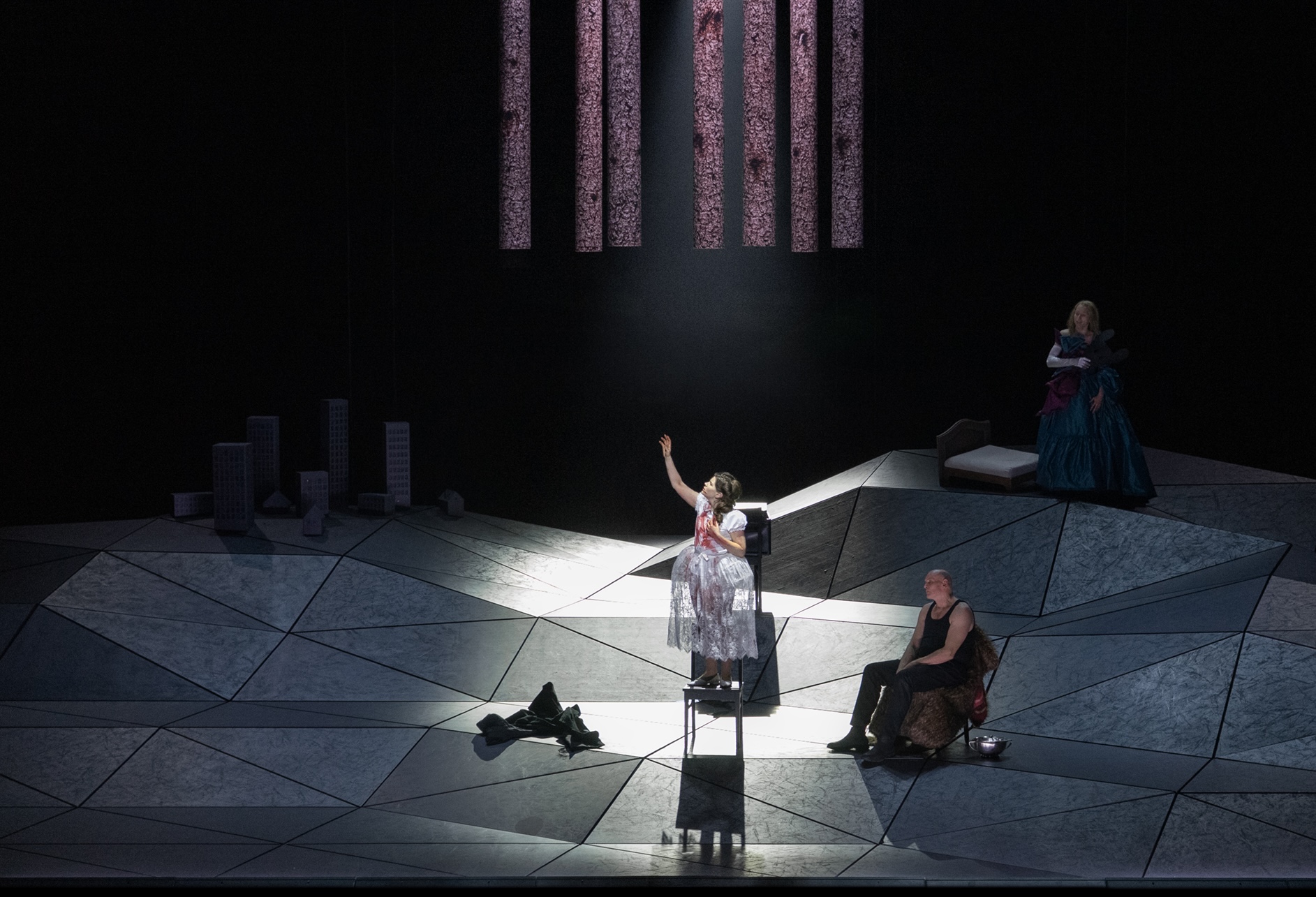 Klaus Grünberg, set and light design for Written on Skin (George Benjamin / Martin Crimp), Oper Frankfurt, 2026